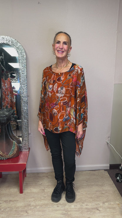 Italian circles print caftan top.