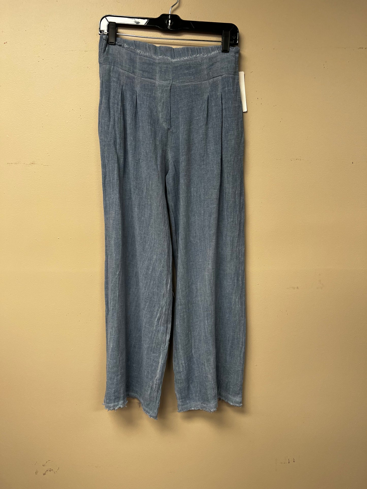 Linen weaved Italian wide leg pants.